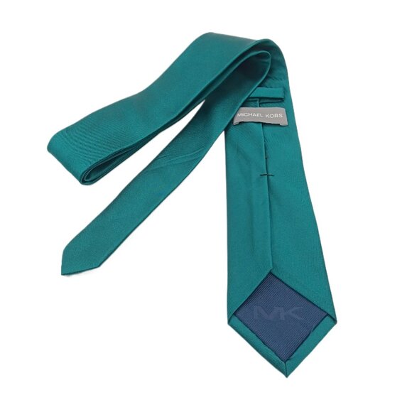$185 MICHAEL KORS Men`s SOLID GREEN SLIM SILK NECK TIE  Michael Kors Tie Men’s 59.25” Solid Emerald Green Preppy Corpcore Skinny New